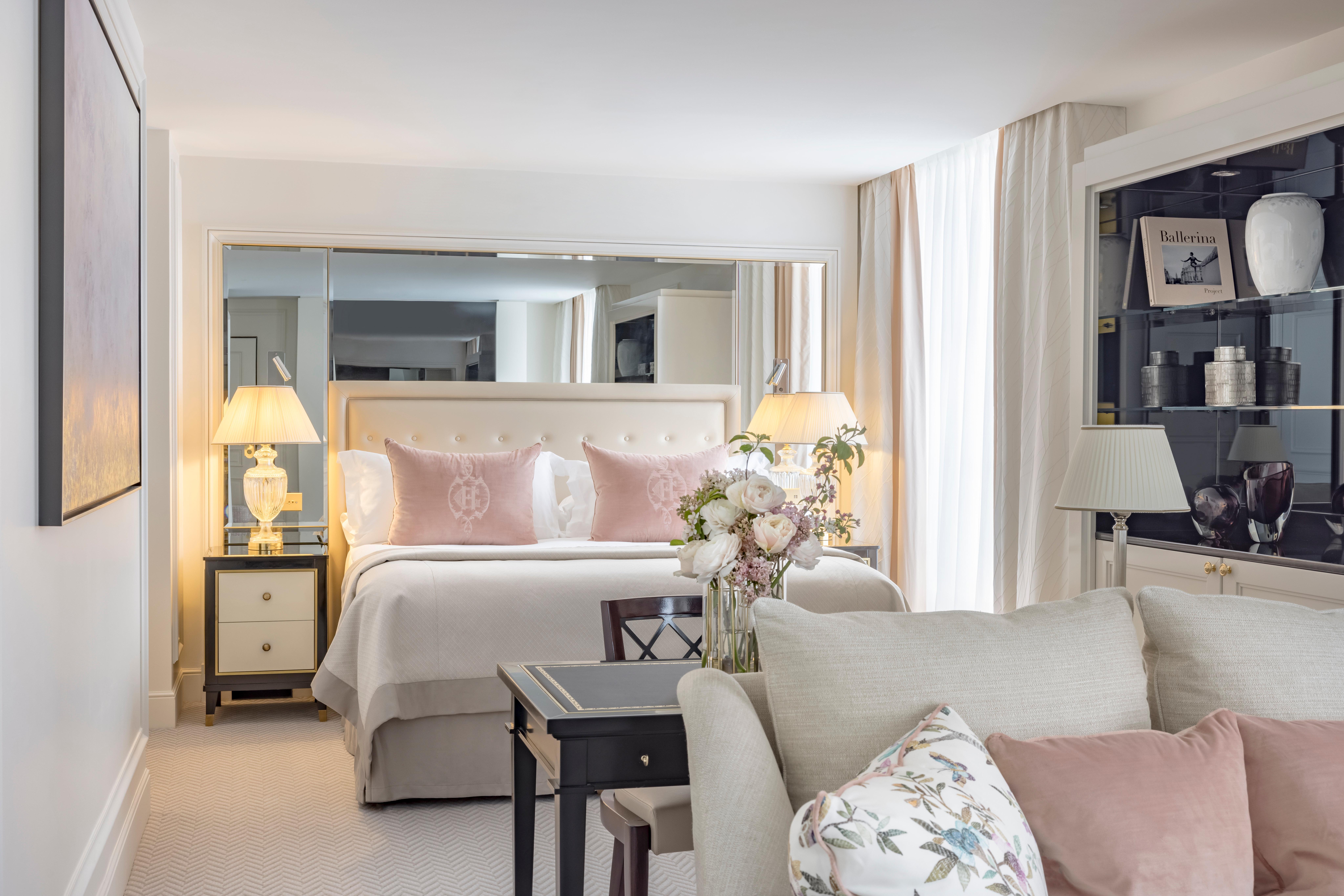 Intercontinental Paris Le Grand By Ihg Hotel Luaran gambar A bedroom at The Ivy Collection