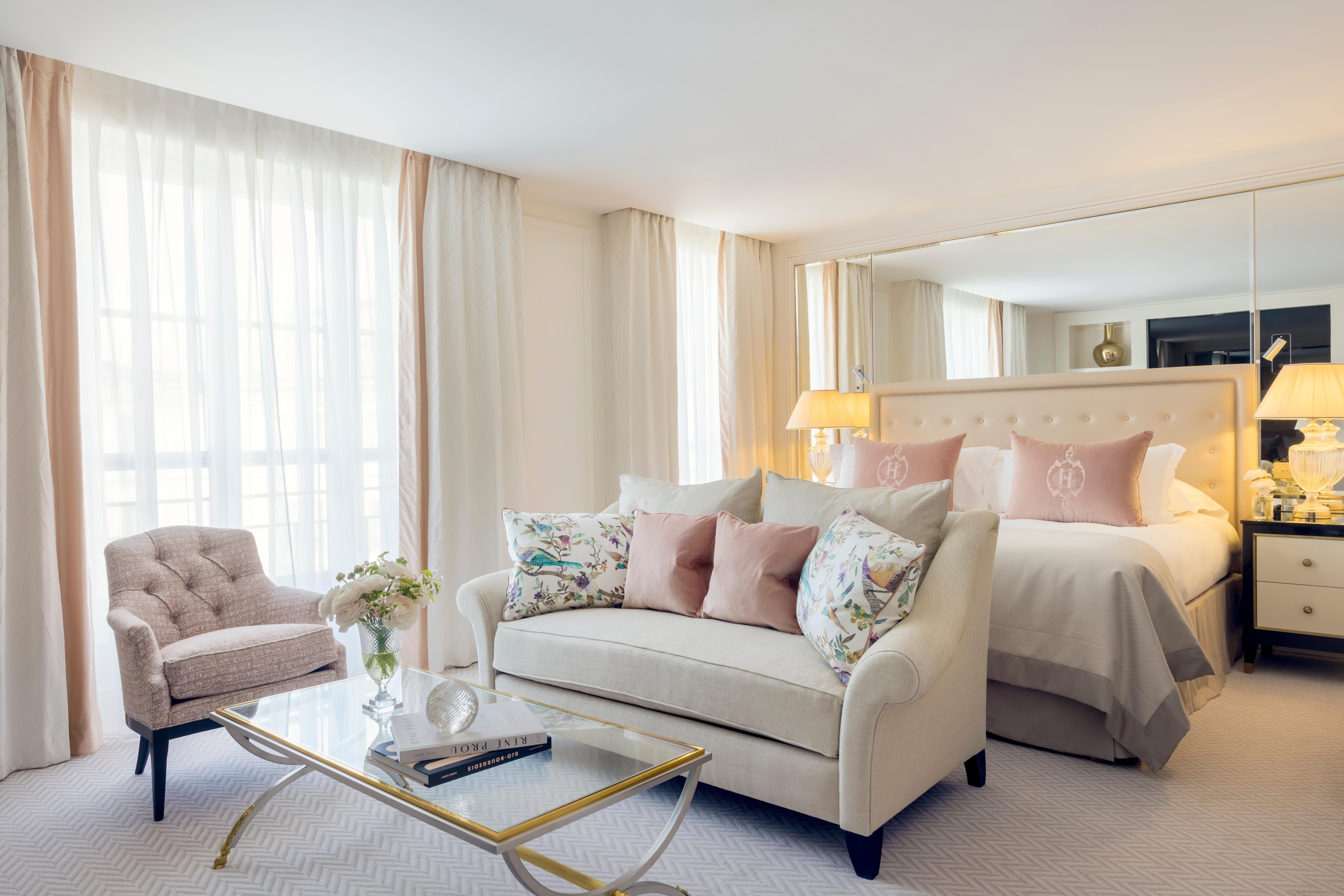 Intercontinental Paris Le Grand By Ihg Hotel Luaran gambar A suite at the hotel