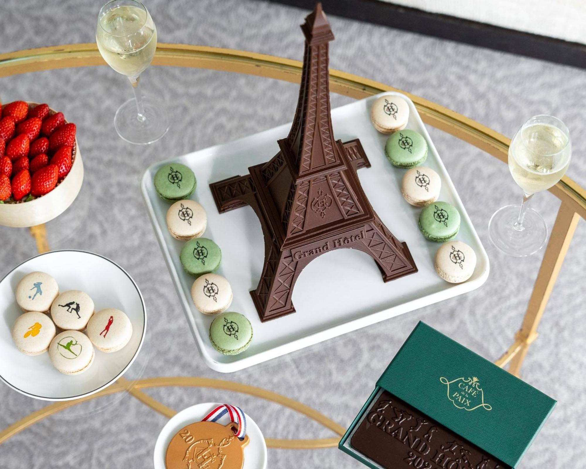 Intercontinental Paris Le Grand By Ihg Hotel Luaran gambar Chocolate tower